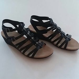 Yuu Berica Comfort Sandals Size 7 1/2